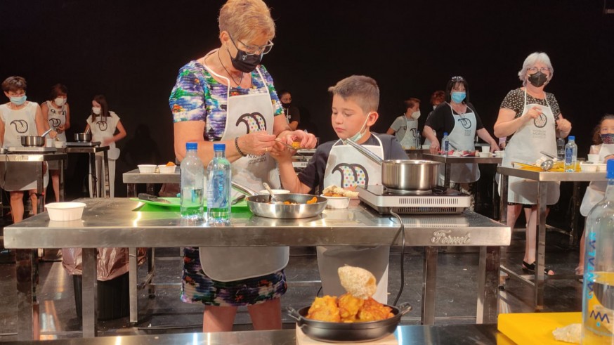 EL ROMPEOLAS. Cocinando con las abuelas en Yecla