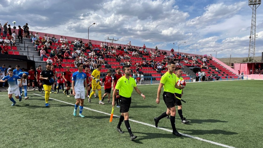 El Cieza obliga al Lorca jugarse el playoff en la última jornada (2-1)