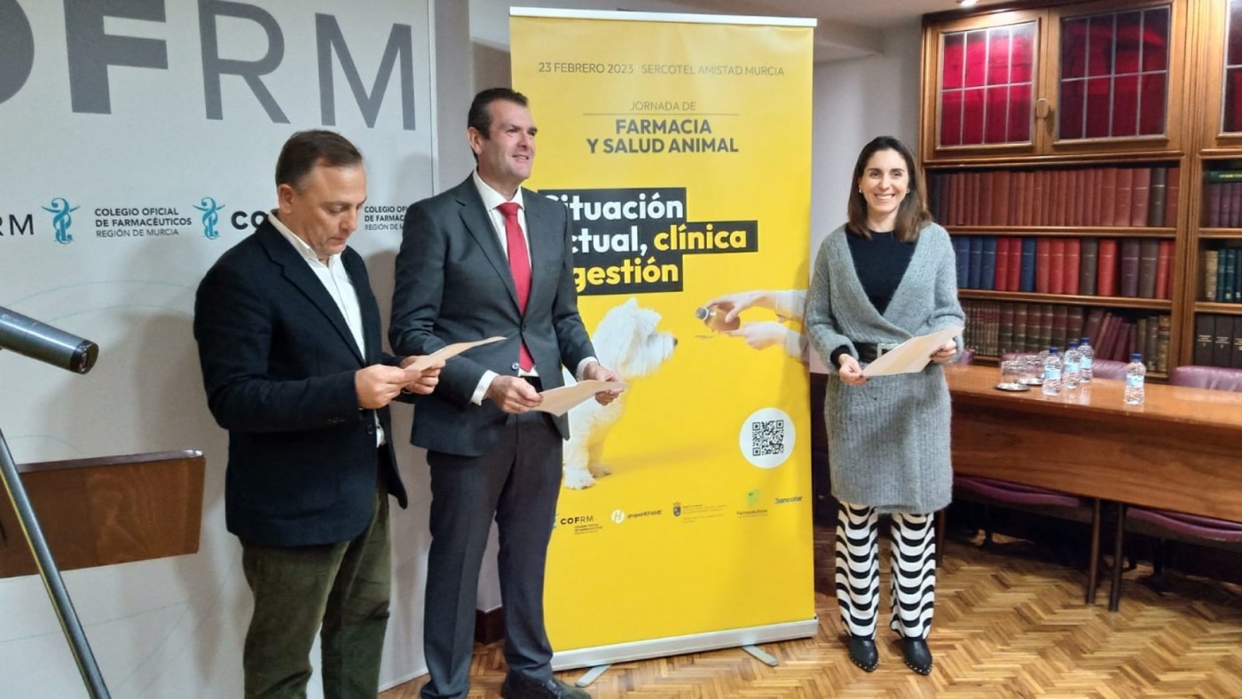 Los expertos sitúan al farmacéutico en el centro de la gestión del uso de medicamentos para mascotas