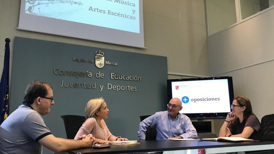 Reunión entre Martínez-Cachá y el director del Conservatorio, Miguel Angel Centenero