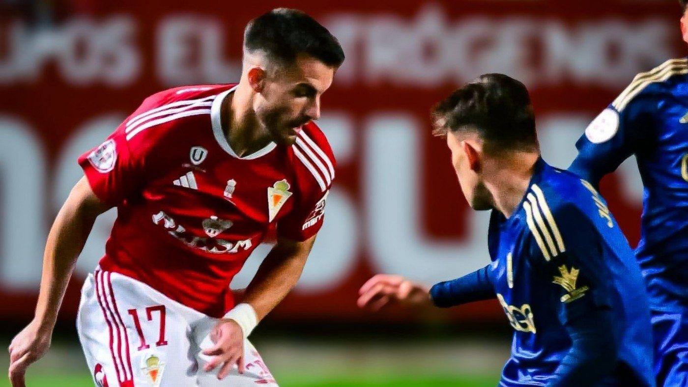 Carrillo engancha al Real Murcia a la esperanza del playoff