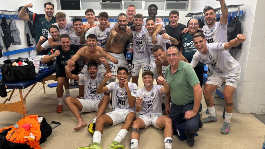 Los Domínguez encabezan el recital del Yeclano en Estepona