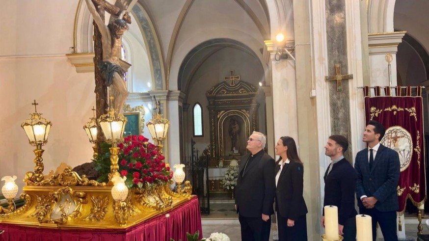 Entregan la imagen del Cristo de la Salud tras su rehabilitación a la Parroquia de Espinardo