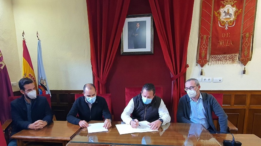 Firma del convenio entre Ayuntamiento de Mula y Universidad de Murcia sobre patrimonio hidráulico