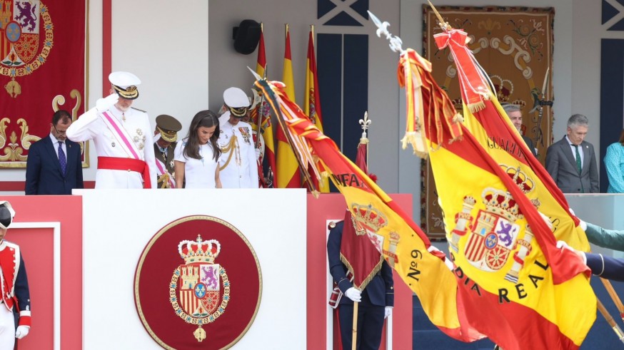 Las fuerzas armadas toman Tenerife en un desfile multitudinario