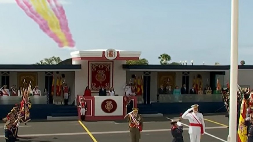 Las fuerzas armadas toman Tenerife en un desfile multitudinario