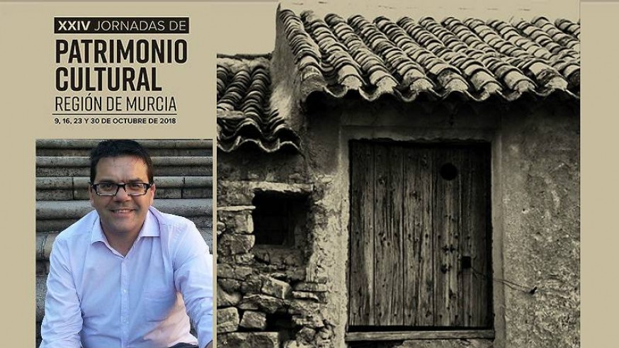 Juan García Sandoval y cartel de las XXIV Jornadas de Patrimonio Cultural de la Región de Murcia