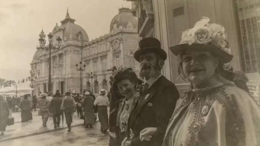 Cartagena regresa al esplendor de principios del siglo XX con su primer "Paseo en el Tiempo"