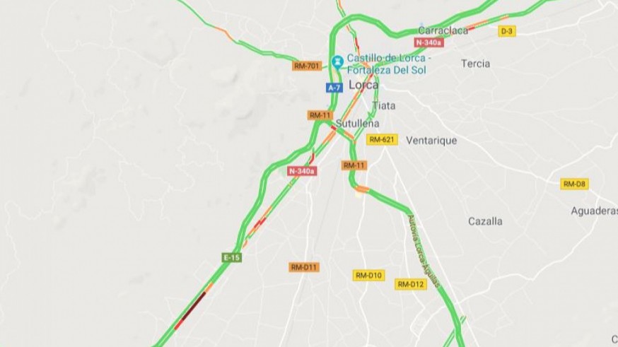 El vuelco de un camión cargado de lechugas obliga a cortar la A-7 sentido Murcia a la altura de Lorca