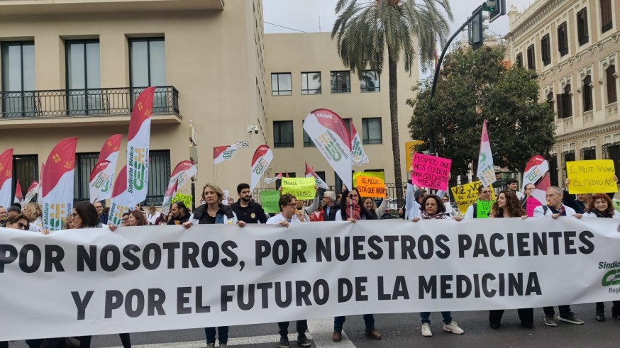 El Ministerio de Sanidad acuerda un nuevo Estatuto Marco con los sindicatos, pero los médicos anuncian huelga