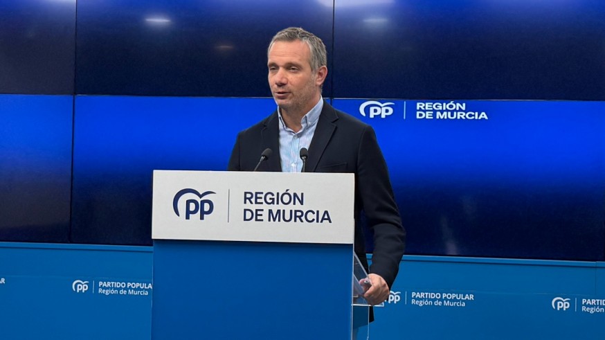 "Populismos que se retroalimentan": Segado carga contra la "connivencia" entre PSOE y Vox en la Asamblea Regional
