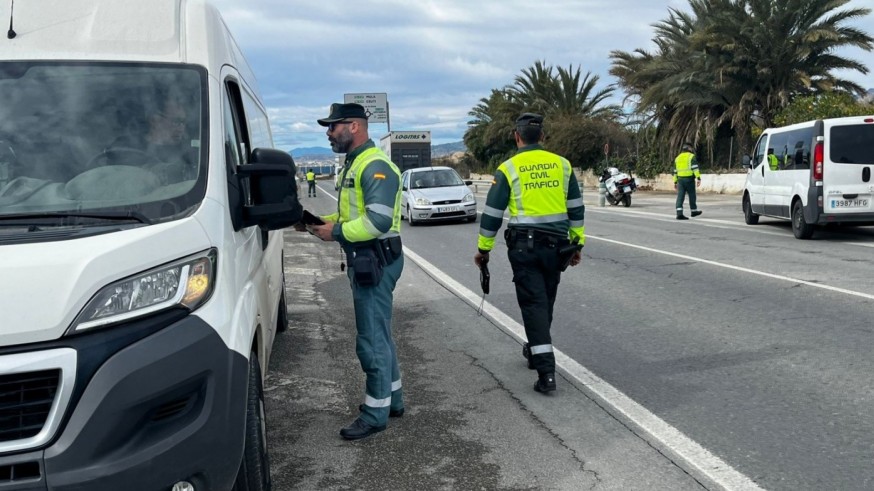 Campaña especial de la Guardia Cibil para detectar el consumo de alcohol y drogas al volante