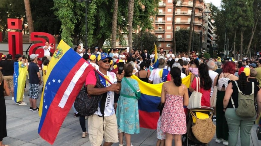 Los venezolanos residentes en la Región se suman a las protestas "a favor del cambio político"