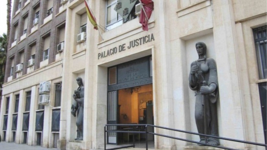 Fiscalía y acusación estudian recurrir la absolución del acusado del crimen de “el Bolas”