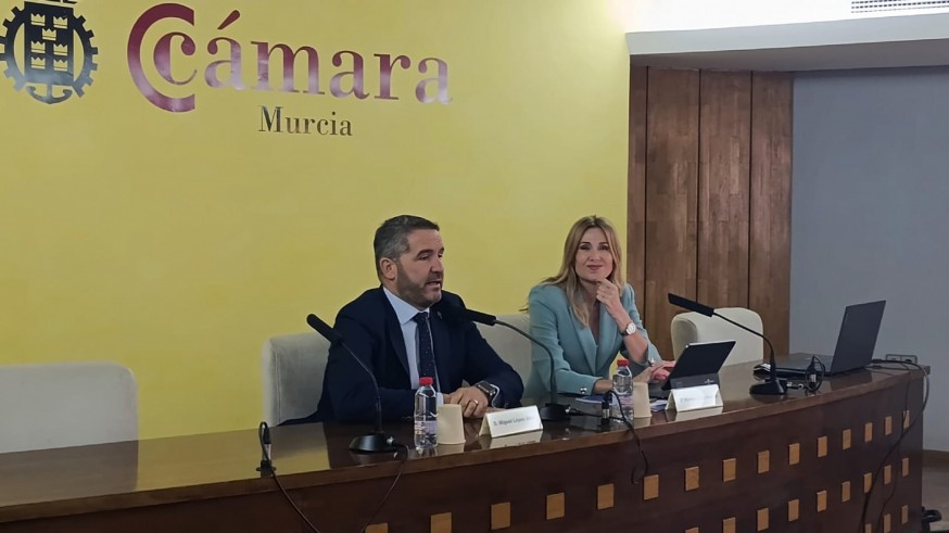 Silencio administrativo positivo para simplificar trámites en la CARM