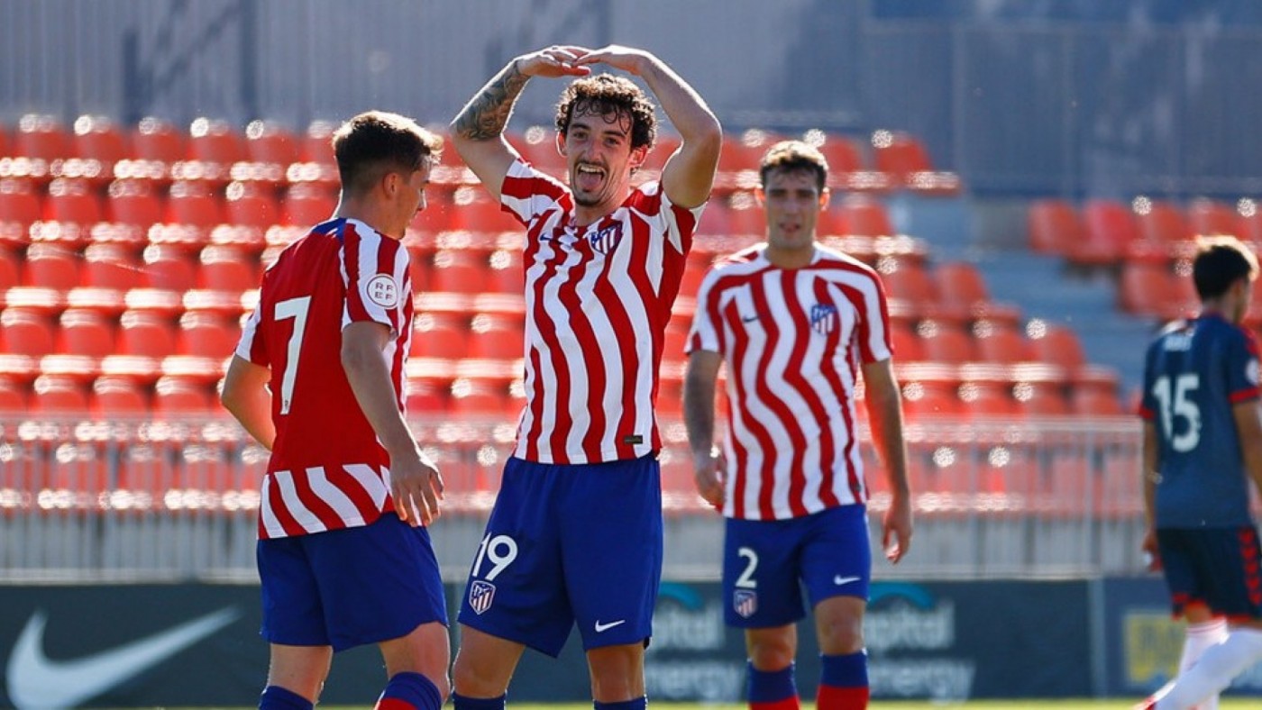 El lateral Adrián Corral, sexto fichaje para Iñigo en el Cartagena