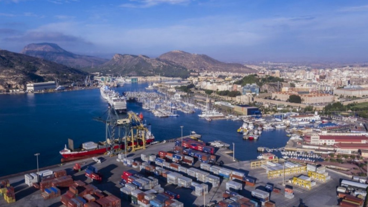 El Puerto de Cartagena sólo cargó un barco de ganado y otro de cereal durante el apagón