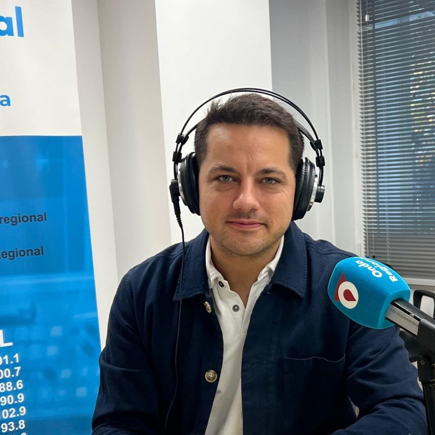 Portada de EL ROMPEOLAS