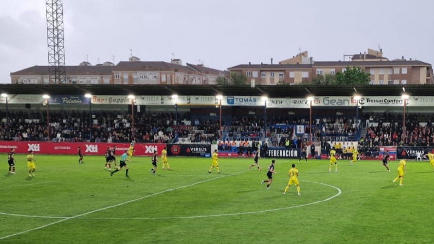 El Yeclano sobrevive al diluvio (3-1)