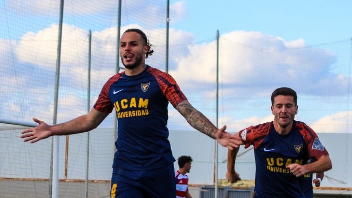 Rubén del Campo hace sonreír al UCAM (0-1)