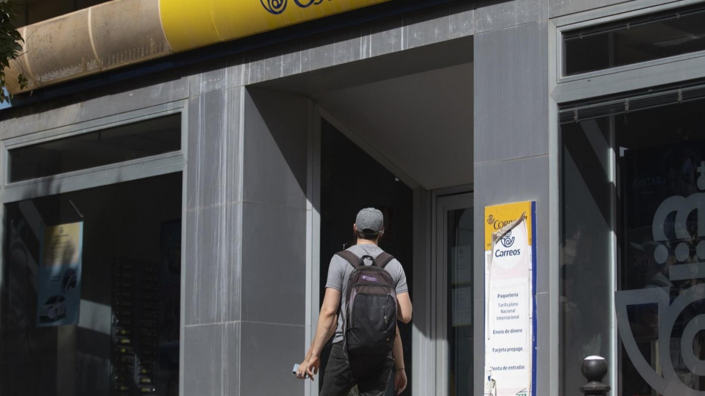 El 98,2% de los votos por correo ya se ha puesto a disposición de los electores, según Correos