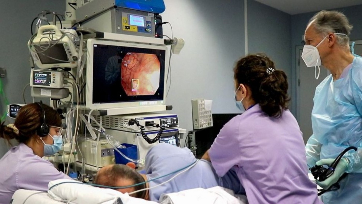 Un digestivo deja el Hospital de Cieza tras denunciar retrasos de hasta cuatro meses en colonoscopias por sospecha de cáncer