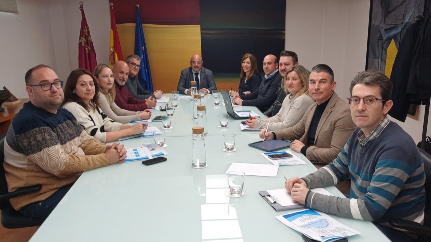 La Comunidad retirará este año 6.500 toneladas de biomasa del Mar Menor