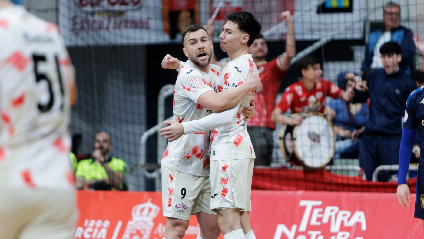 ElPozo gana con apuros y fortalece su liderato (3-2)