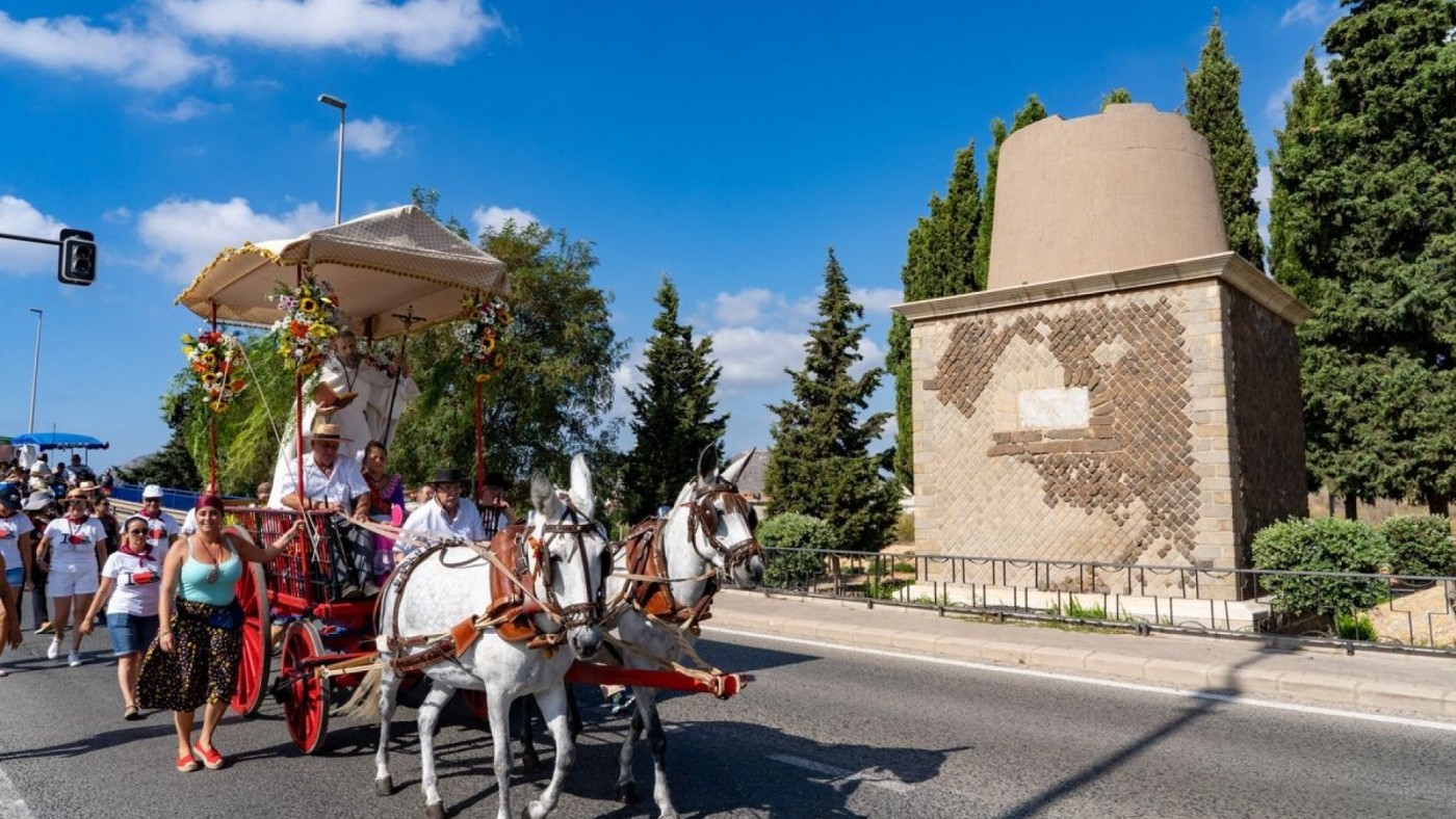 Cartagena honra a su patrón con una procesión y una romería este viernes y sábado