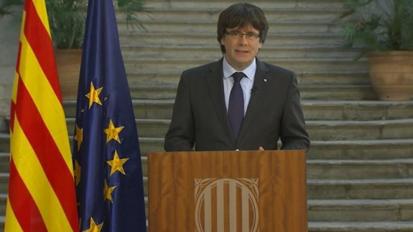Puigdemont no acata su destitución y anima a los catalanes a resistir "pacíficamente" la aplicación del artículo 155
