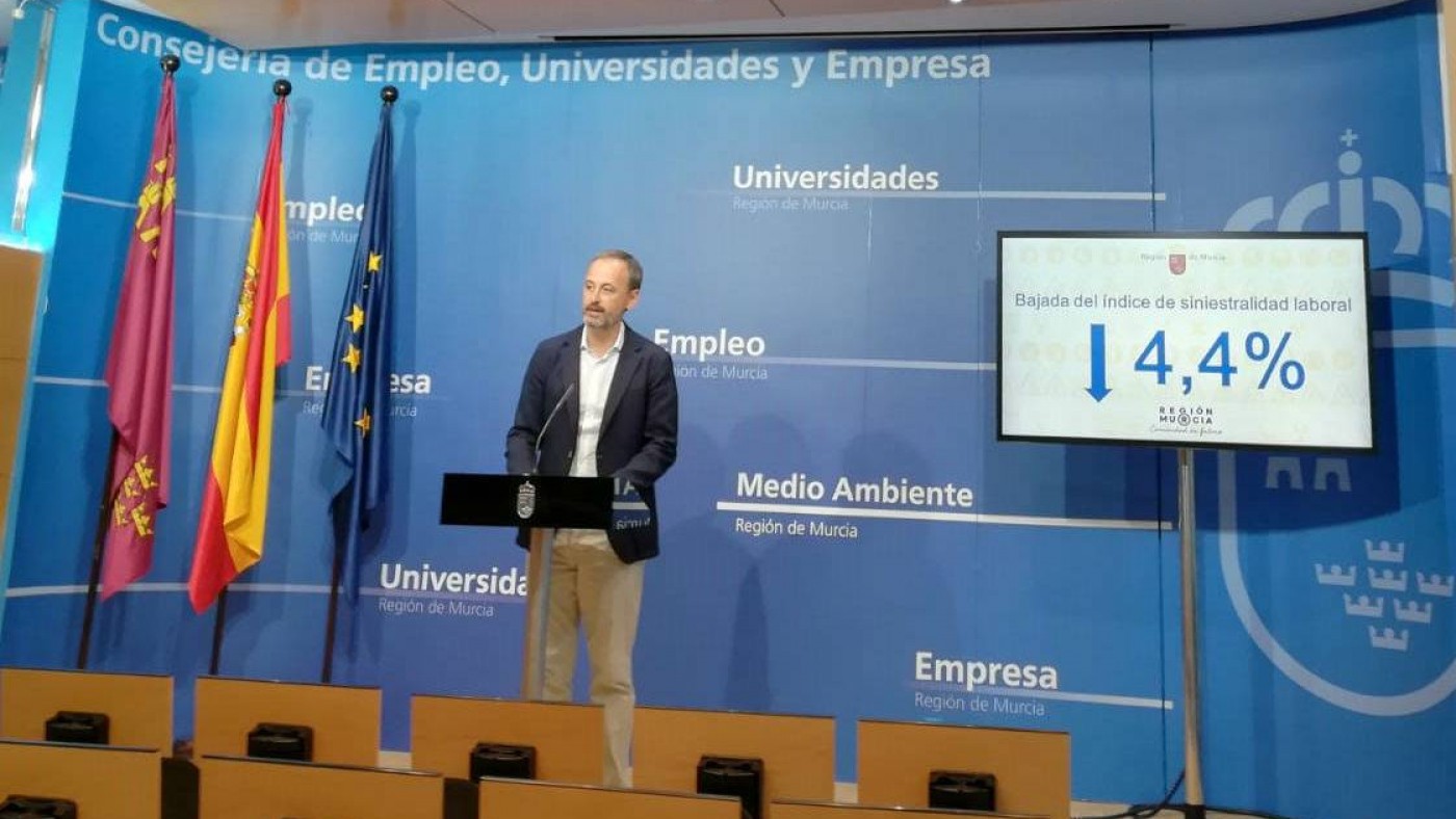 Javier Celdrán presentando el informe de siniestralidad laboral. ORM