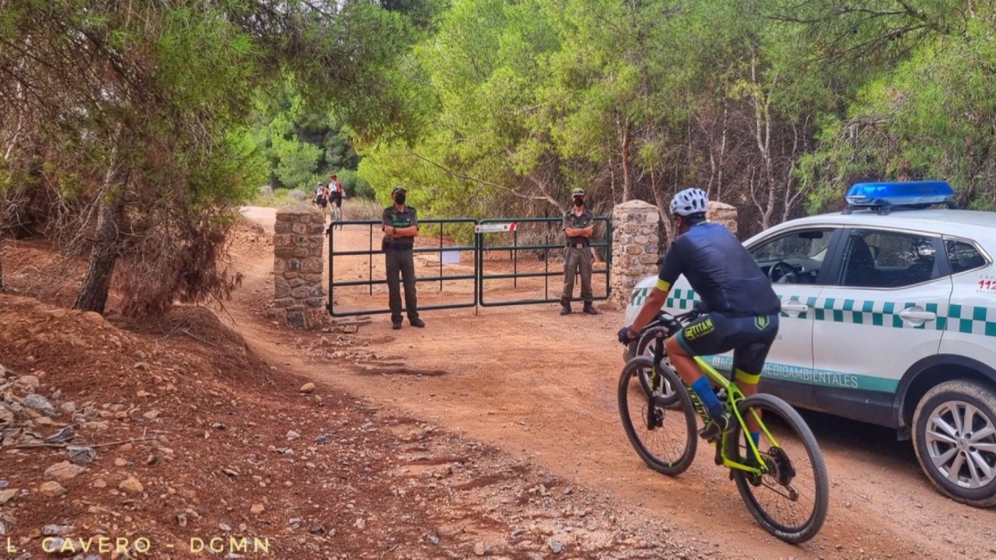Hospitalizado con fractura un ciclista accidentado en El Valle y atendido otro en Lorca