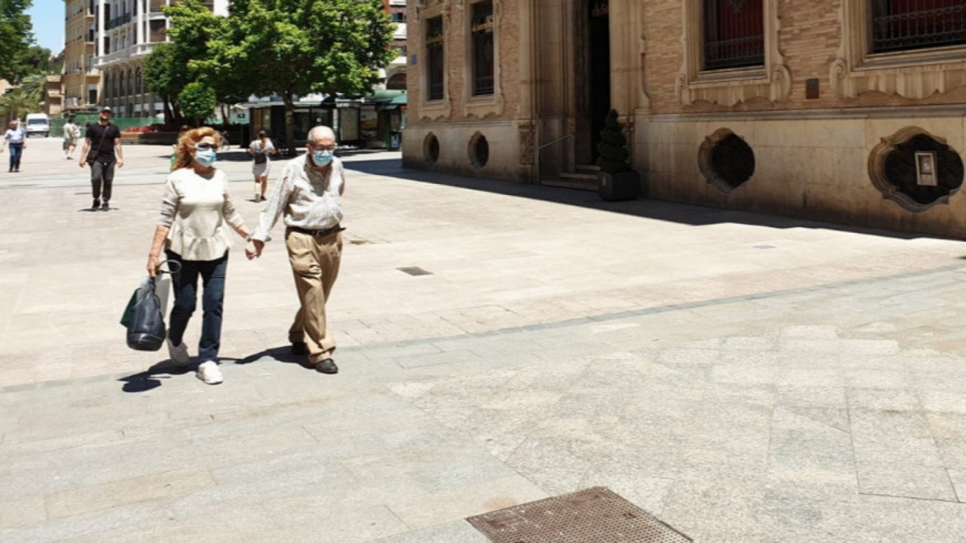 Personas con Mascarillas en la ciudad de Murcia