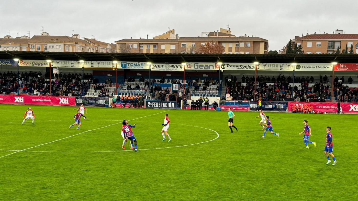 El Yeclano comienza el año con victoria (1-0)