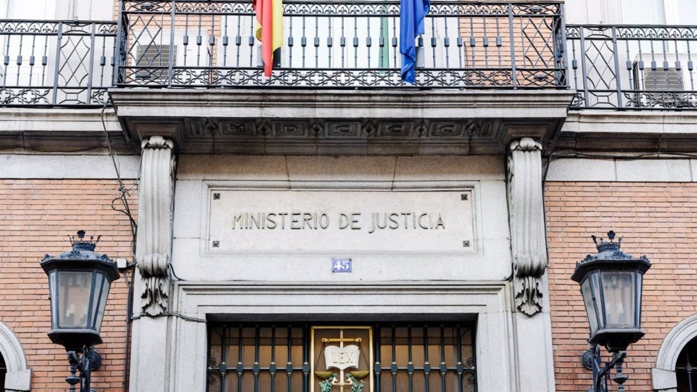 Todas las asociaciones, salvo la mayoritaria de jueces, pactan a favor de la oferta del Gobierno