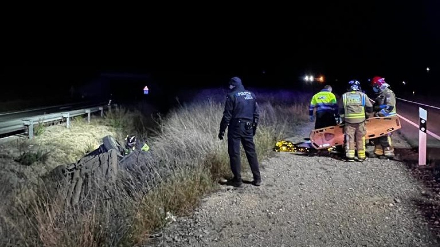 Herido un joven tras volcar el coche que conducía en Yecla