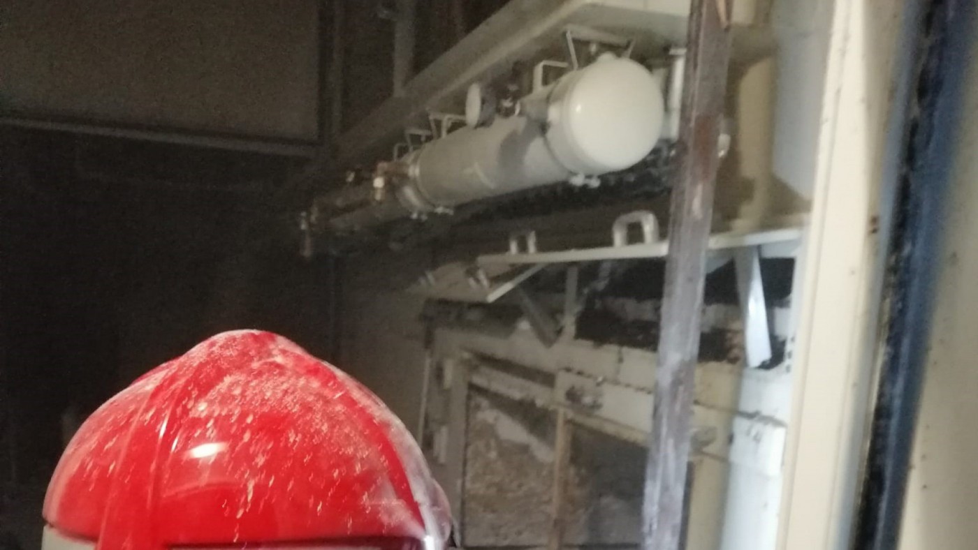 Bomberos del CEIS de Molina intervienen en un incendio de una fábrica de golosinas