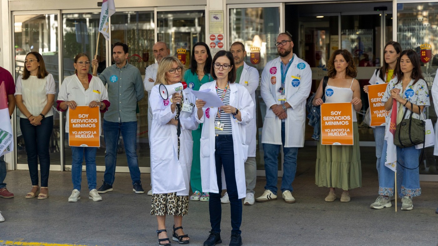 El 39% de los médicos de la Región secunda la huelga para reivindicar un estatuto propio