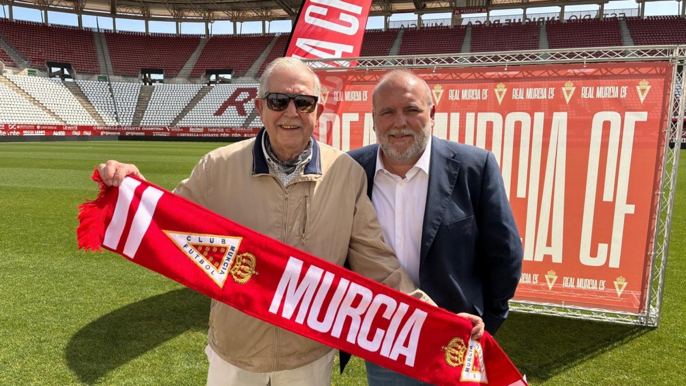 La ilusión de Manuel, el padre de Sánchez Breis: "El Real Murcia es lo máximo para él"