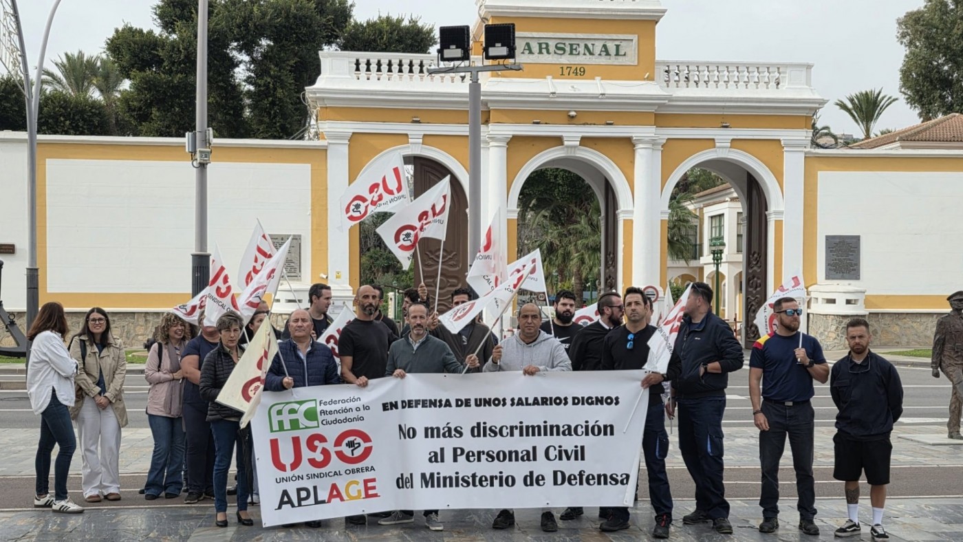 El personal civil contratado por el Ministerio de Defensa pide una subida salarial