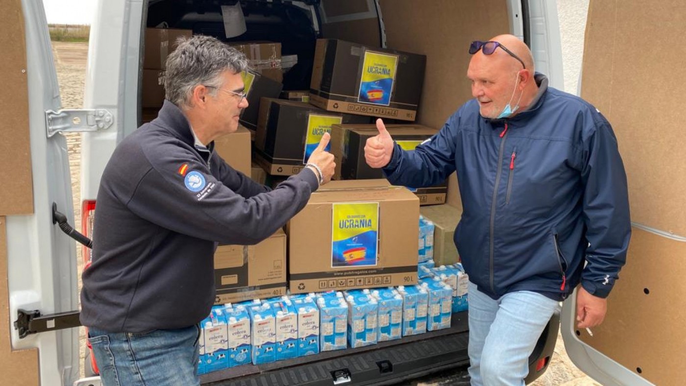 Siete clubes naúticos de la Región de Murcia recogen 4.000 kilos de productos solidarios para llevarlos a Ucrania