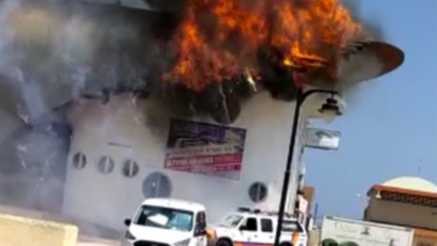 Incendio en el Club Náutico de Lo Pagán. IMAGEN: Carmen Valera Tornel