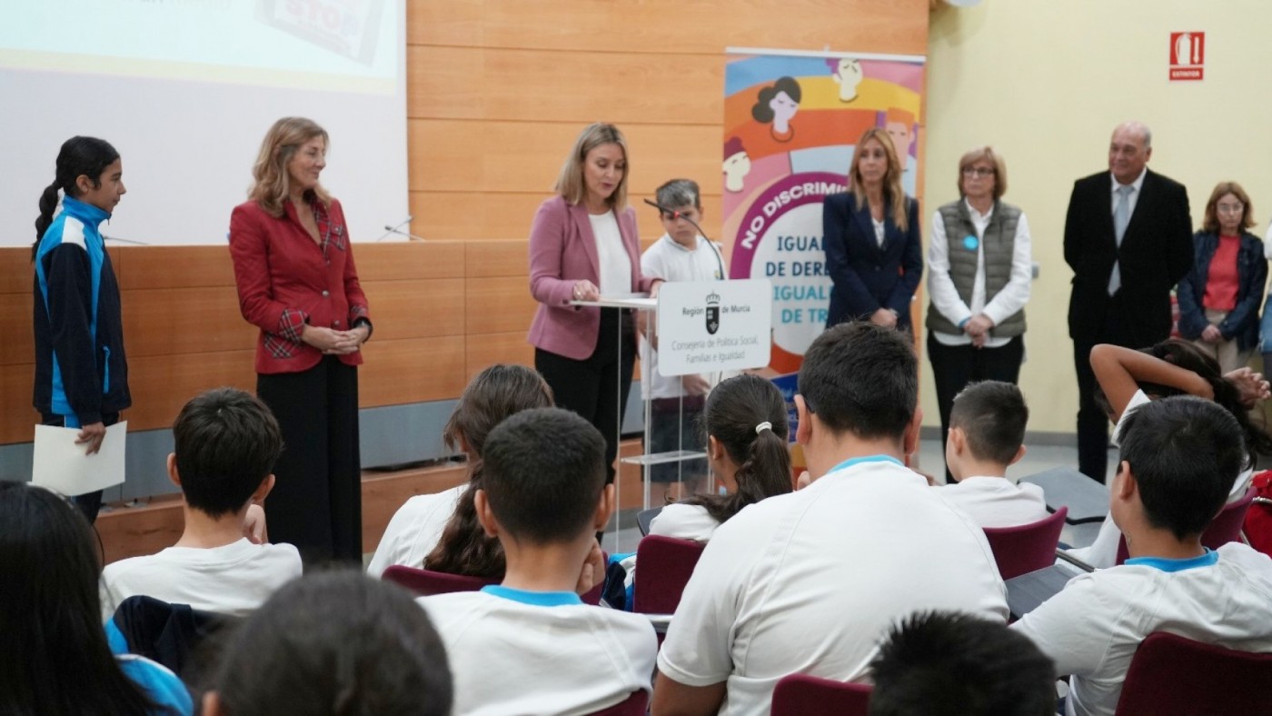 La Comunidad une su voz a los niños y niñas de la Región para pedir la protección de los derechos de la infancia