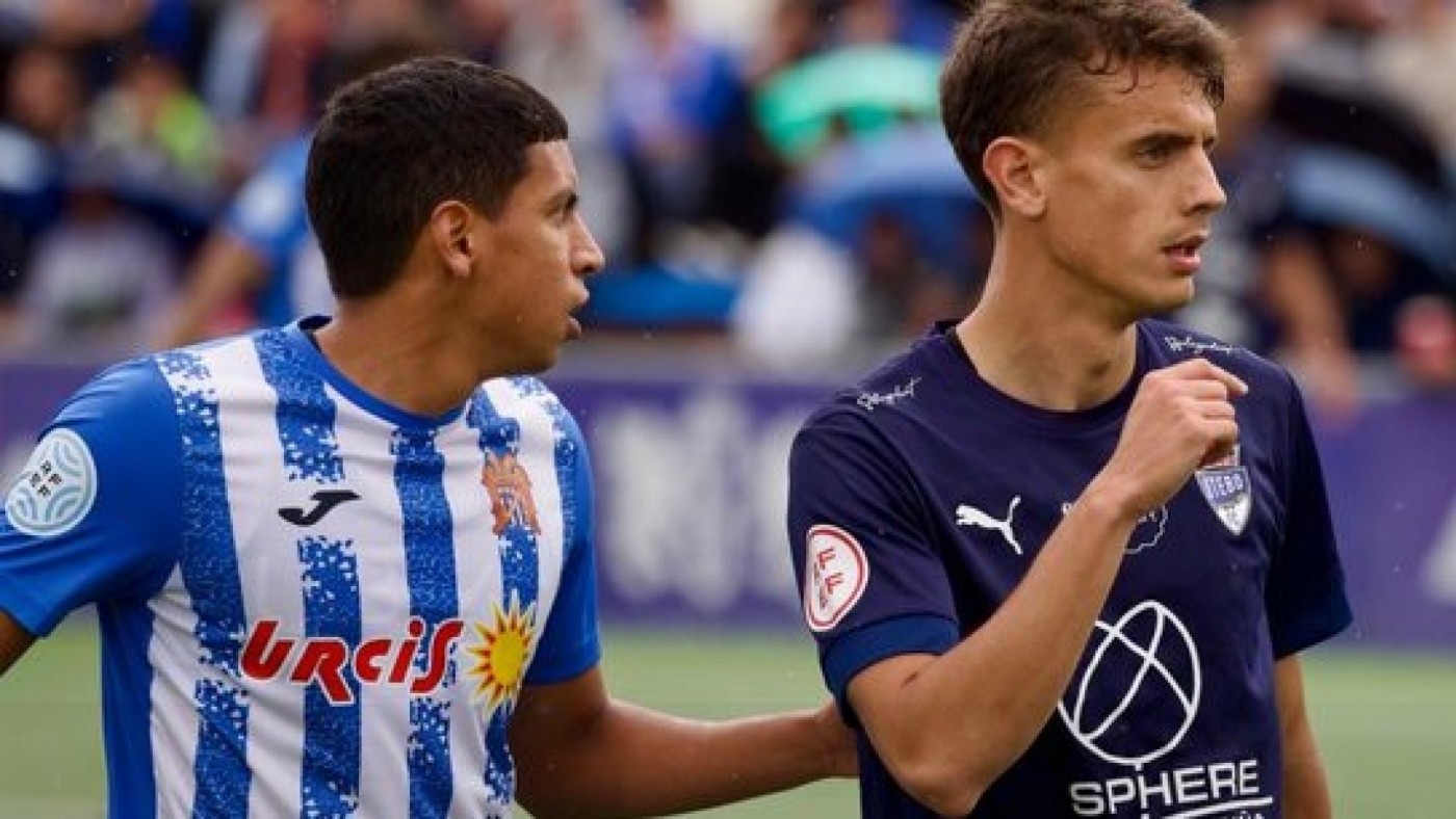 Manzano rescata al Águilas en el descuento (1-2)