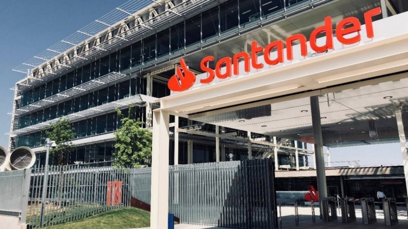 El Banco Sabadell vende su filial británica TSB al Santander por hasta 2.900 millones 