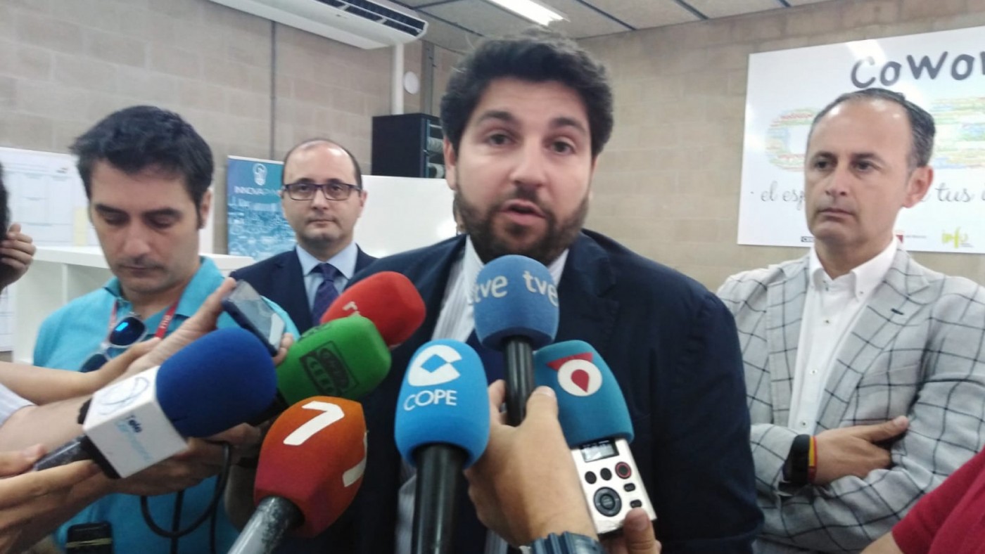 López Miras subraya que "ya trabajan en la Región más personas que antes de la crisis"