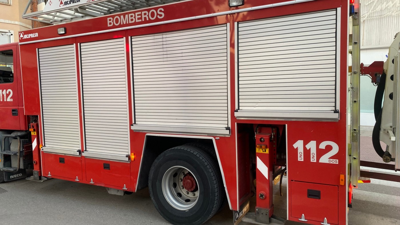 Fallece una mujer y un hombre resulta herido en el incendio de una vivienda en Fuente Álamo 