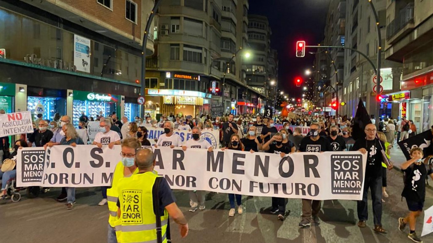 Manifestación SOS Mar Menor por la Redonda en Murcia
