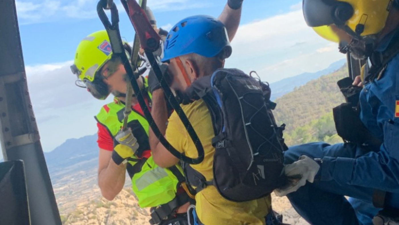 Emergencias rescata a dos escaladores en la Sierra del Lugar, en Fortuna