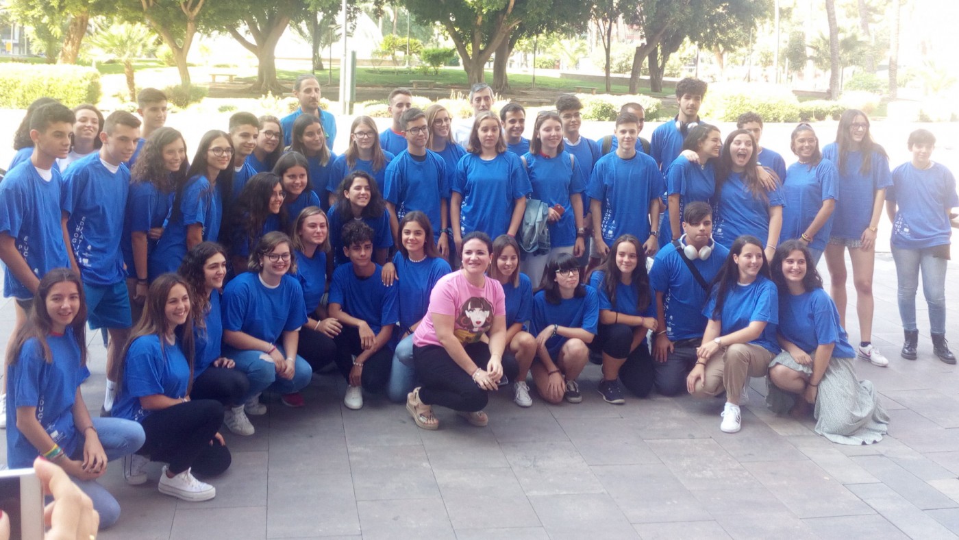 Esperanza Moreno con los estudiantes del Programa Picasso